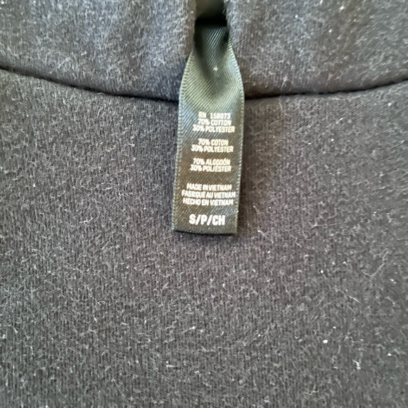 Skims oversized fleece in onyx. Size small - Picture 2 of 3